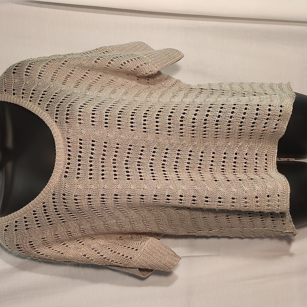 Women's tan short sleeve loose knit/netted summer sweater. Size M